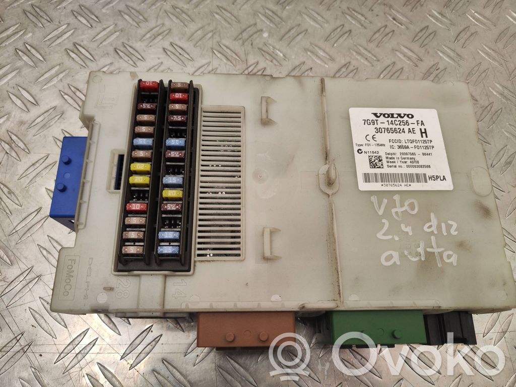 Volvo V70 Fuse module 