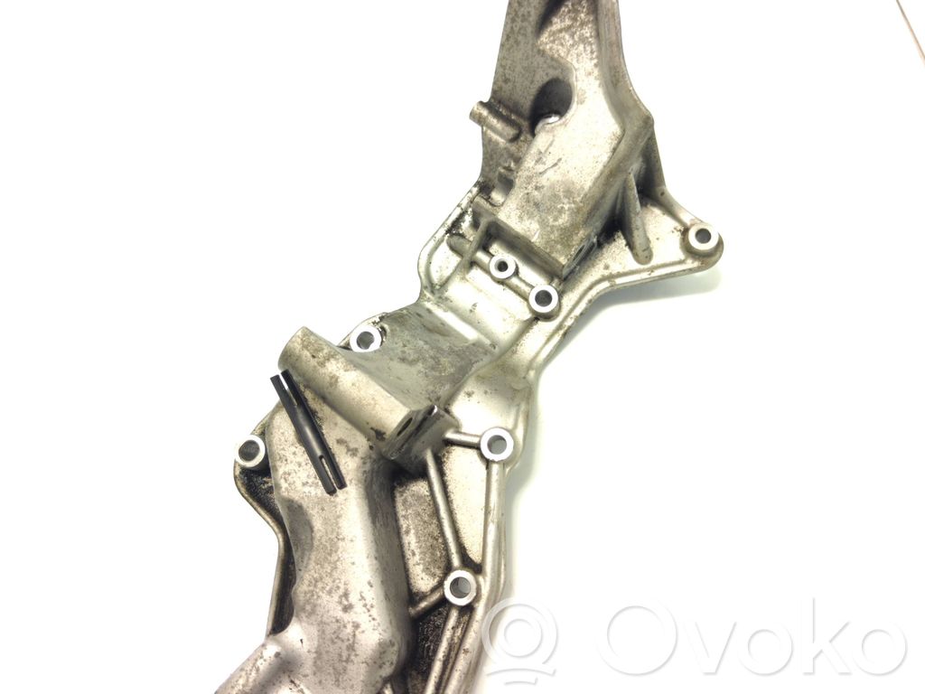 Volvo V60 Generator/alternator bracket 