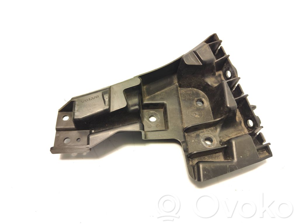 Volvo V60 Staffa di rinforzo montaggio del paraurti anteriore 