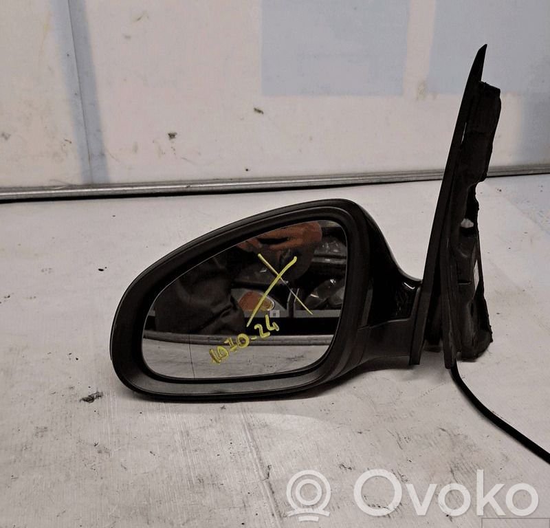 Opel Astra J Front door electric wing mirror 