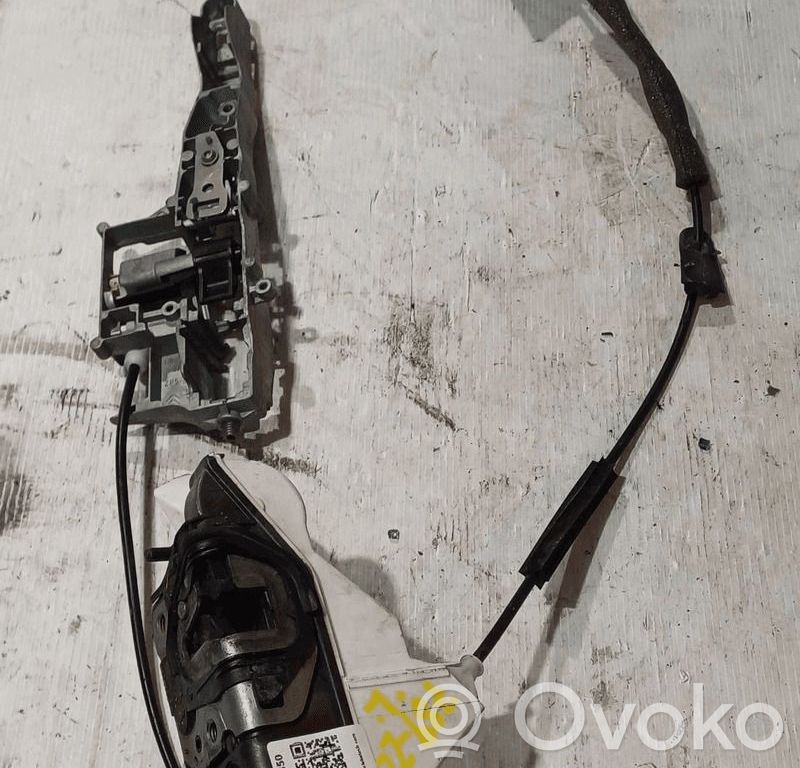 Citroen C5 Priekšpusē slēdzene 