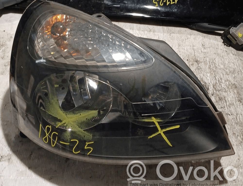 Renault Clio II Lampa przednia 