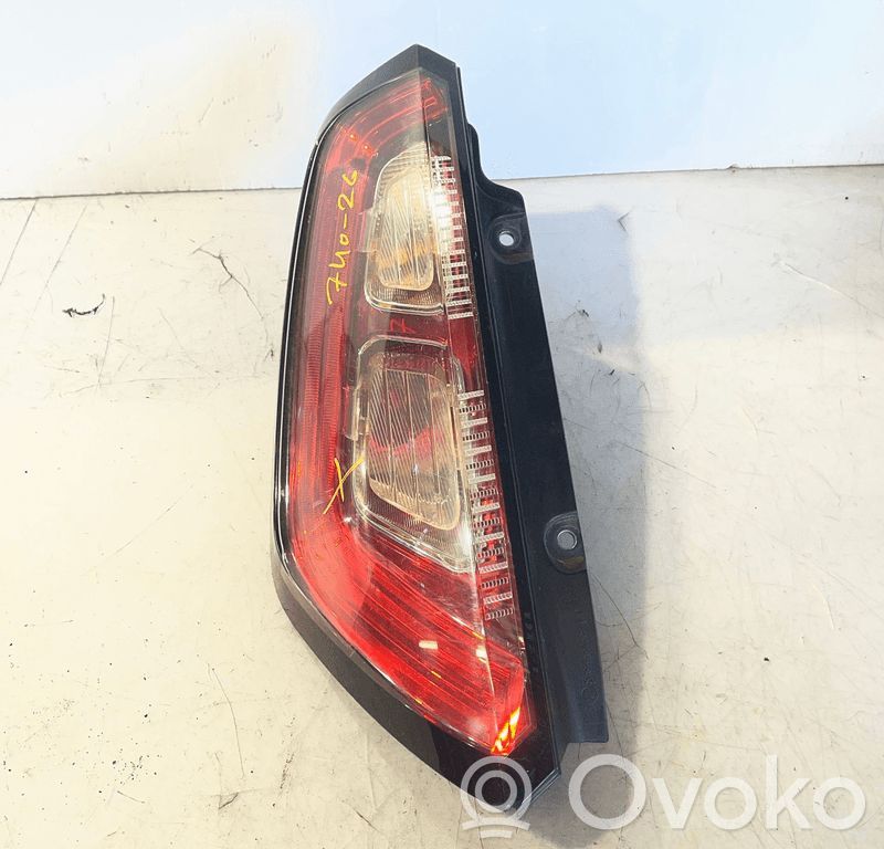 Fiat Punto Evo Lampă spate în caroserie 