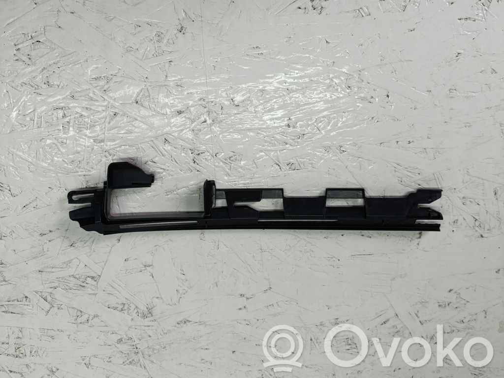 Volkswagen PASSAT B7 Uchwyt / Mocowanie zderzaka tylnego 