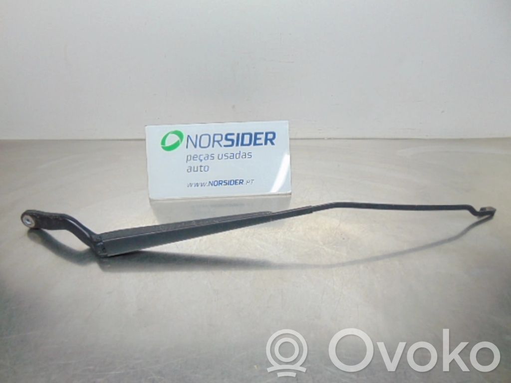 Ford Fiesta Front wiper blade arm 
