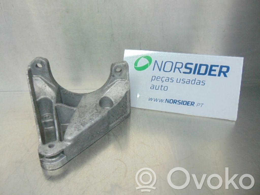 Engine mount bracket   4A0199353A