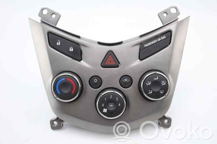 Chevrolet Aveo Climate control unit 