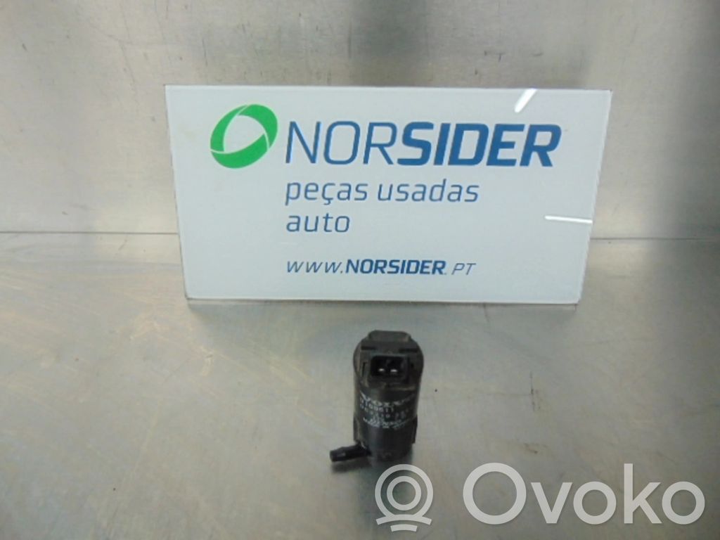 Volvo V70 Front wiper linkage and motor 