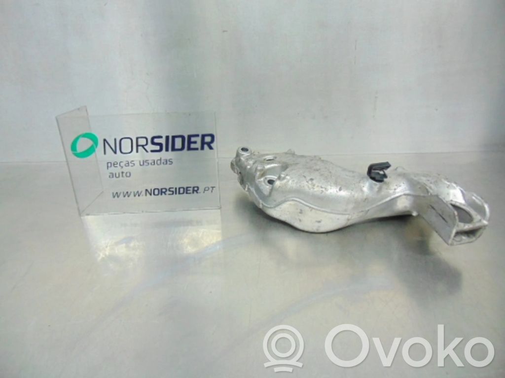 Citroen Xsara Engine mount bracket 
