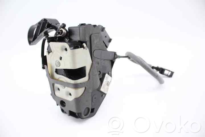 Front door lock   2070958