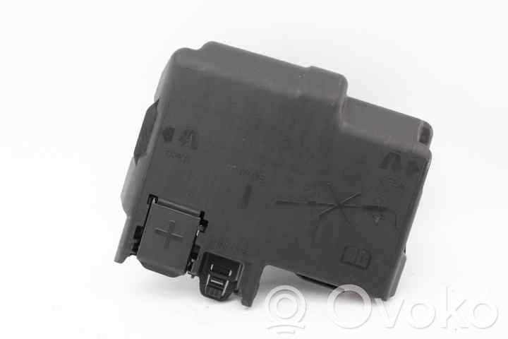 Opel Adam Fuse module 