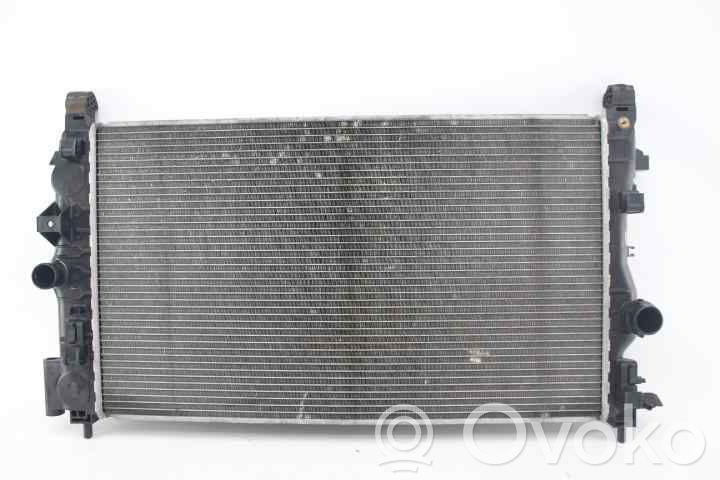 Opel Astra J Aušinimo skysčio radiatorius 