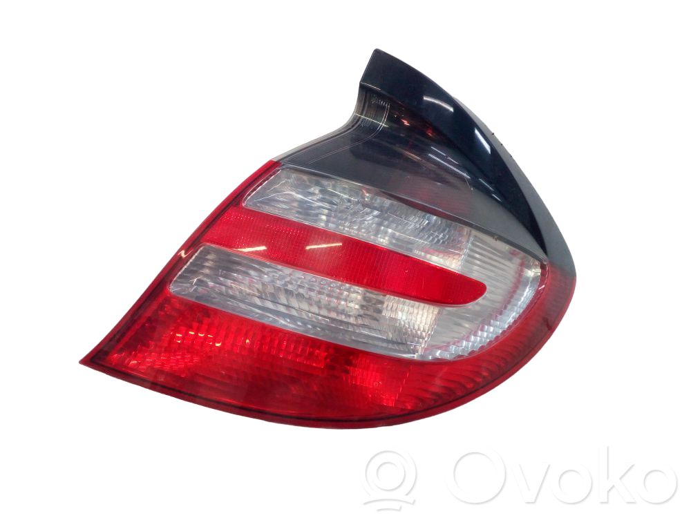 Mercedes-Benz C W203 Lampă spate în caroserie 