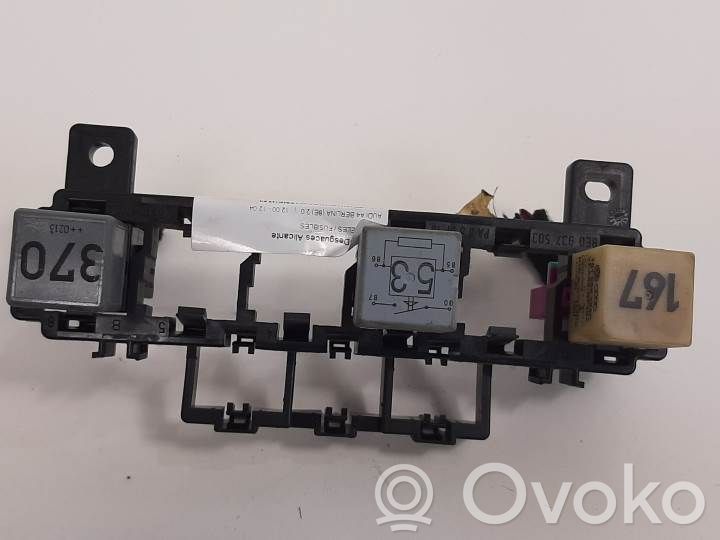 Módulo de fusible   8E0937503