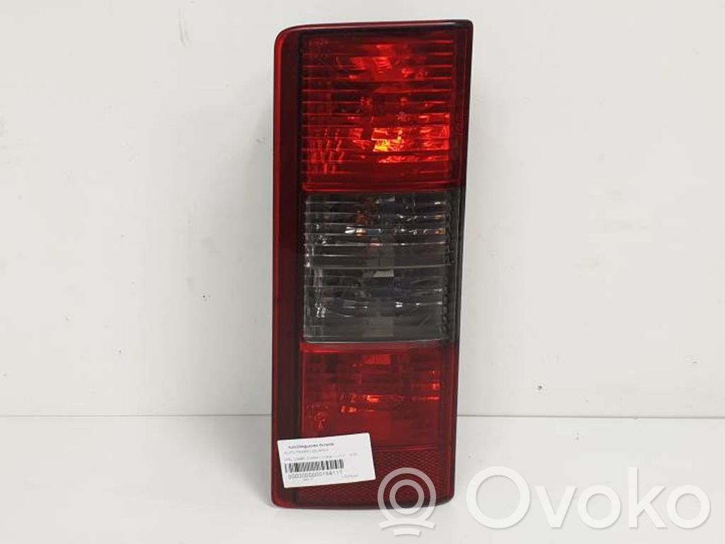 Opel Combo C Aizmugurējais lukturis virsbūvē 