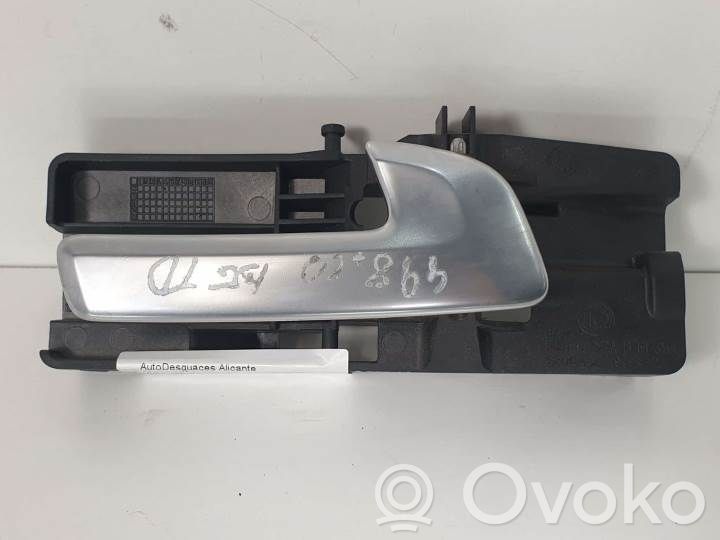 Manecilla interna puerta trasera   156043462