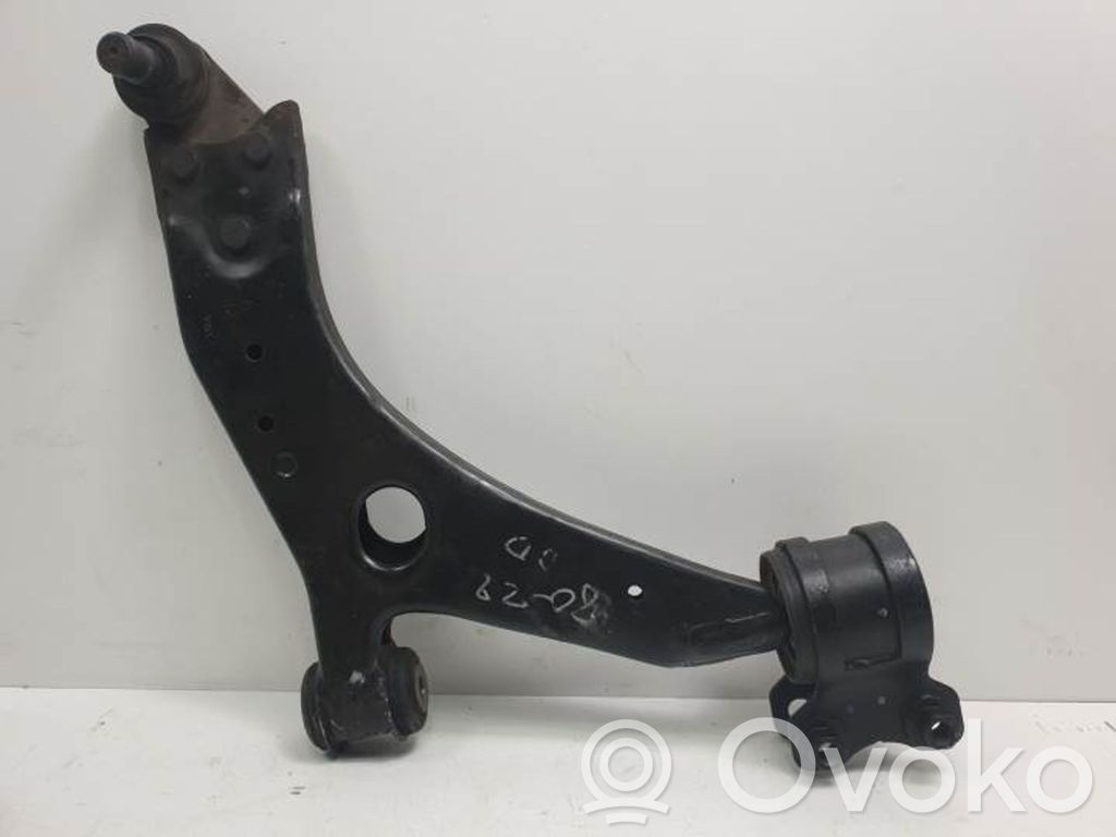 Front control arm   K7LRA