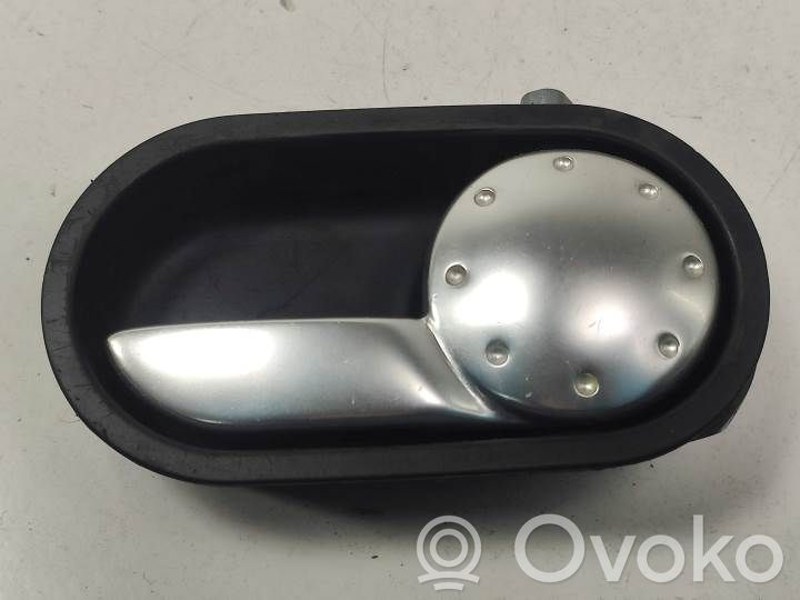 Manecilla interna puerta delantera   8N0837020
