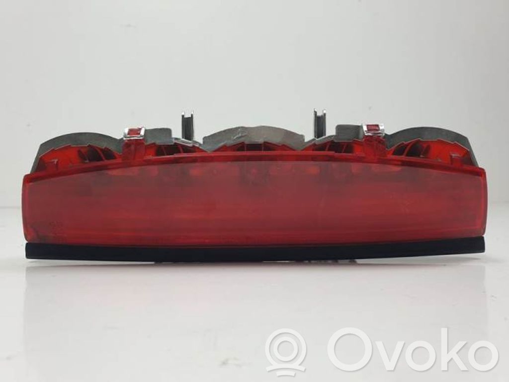 KIA Rio Third/center stoplight 