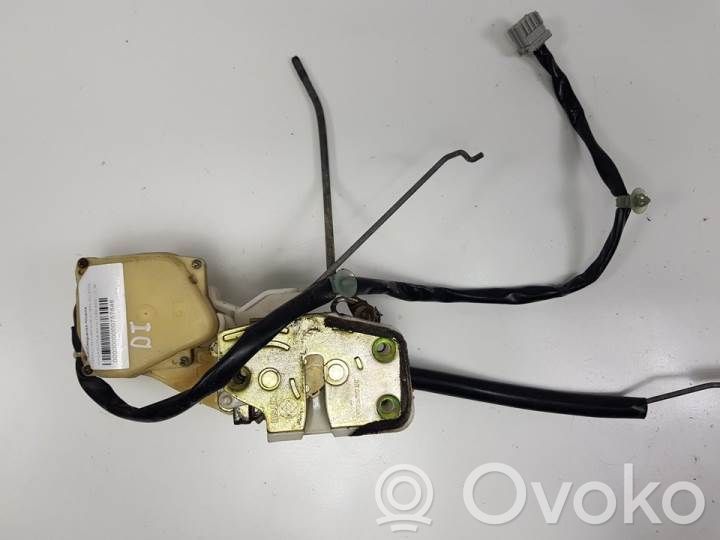 Cerradura de puerta delantera