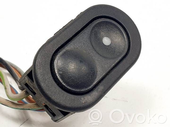 Opel Tigra A Electric window control switch 