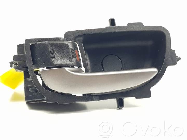 Manecilla interna puerta trasera   92057A1,692060D281,692060D281