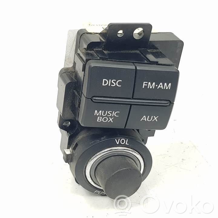Nissan Pathfinder R51 Interruptor de control multifunción 