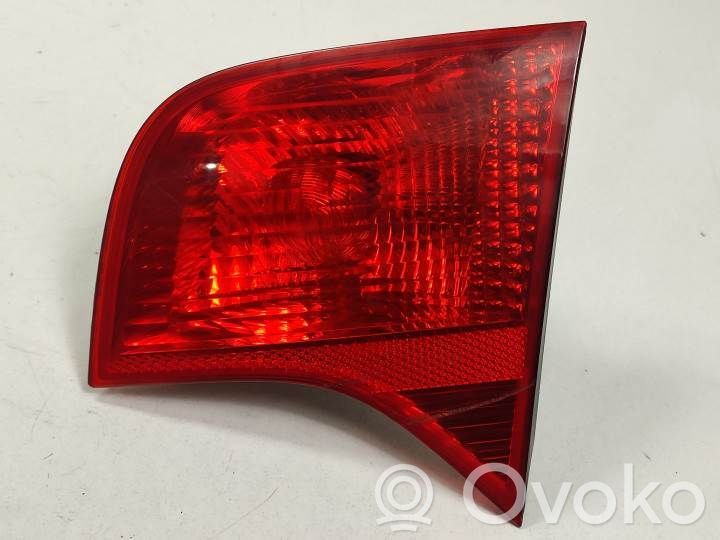 Audi A4 S4 B7 8E 8H Lampy tylnej klapy bagażnika 