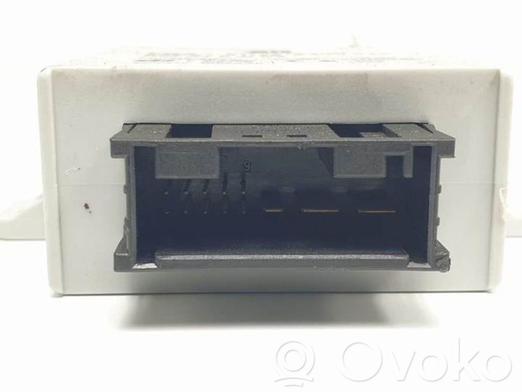 Sonstige Steuergeräte / Module   61358374945,608377
