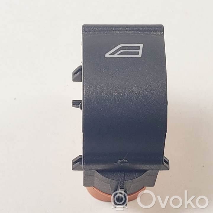 Przyciski szyb   BM5T14529BA