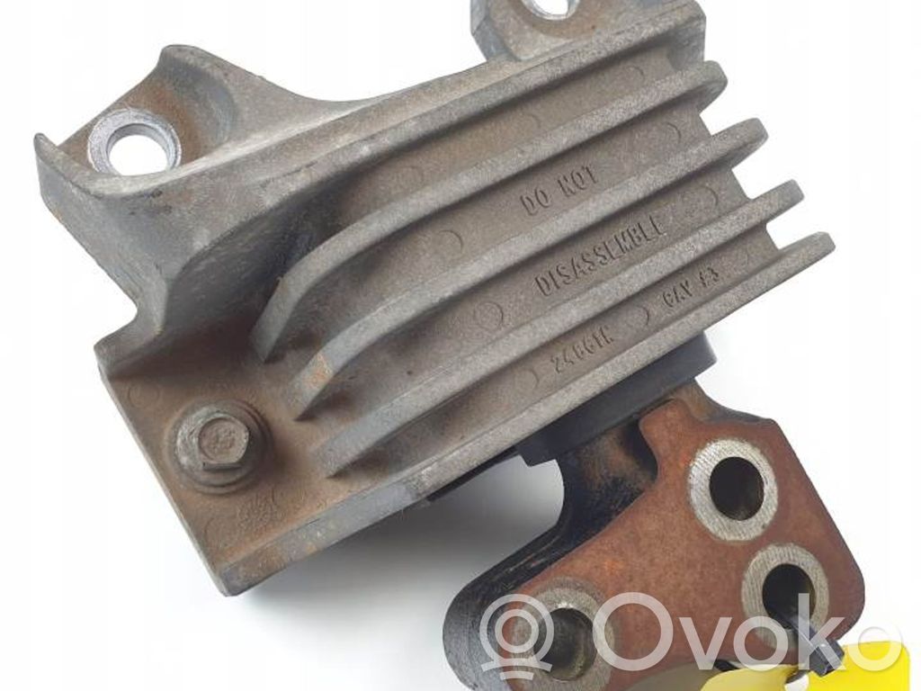 Fiat Freemont Engine mount bracket 