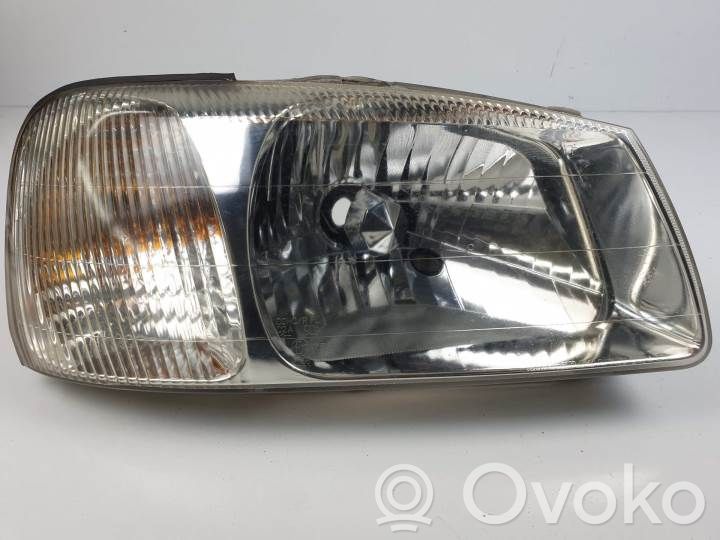 Hyundai Accent Lampa przednia 