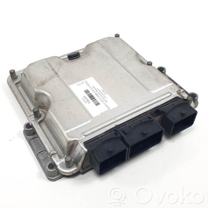 Unidad de control/módulo del motor   0281011032