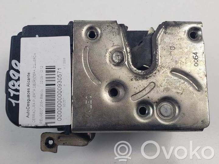 Cerradura de puerta delantera