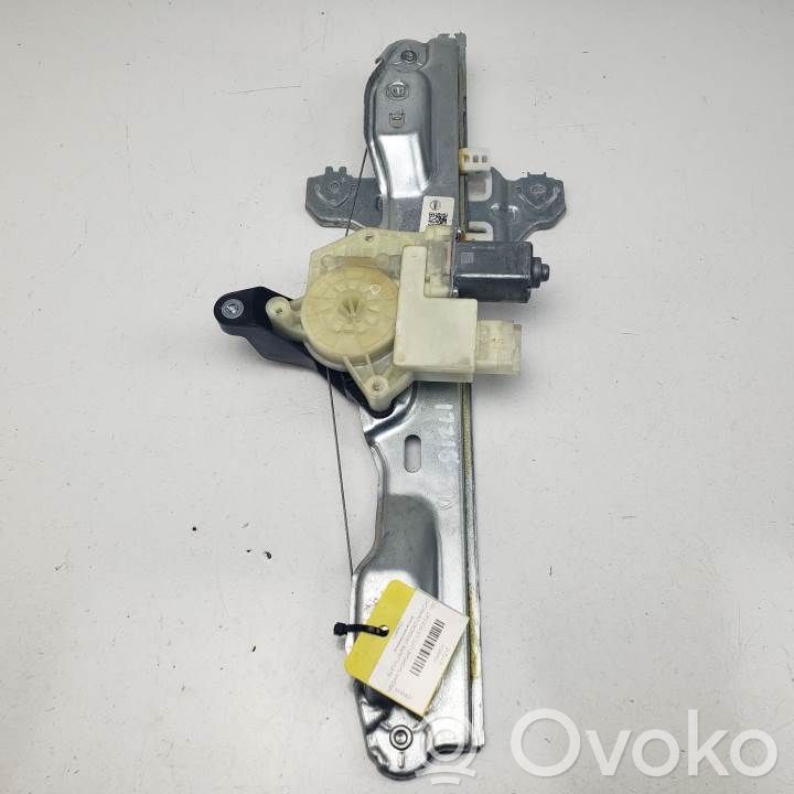 Nissan Qashqai Macara geam spate manuală