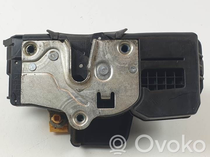 Etuoven lukko