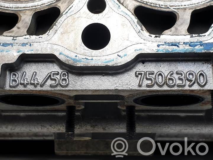 BMW 6 E63 E64 Engine head 