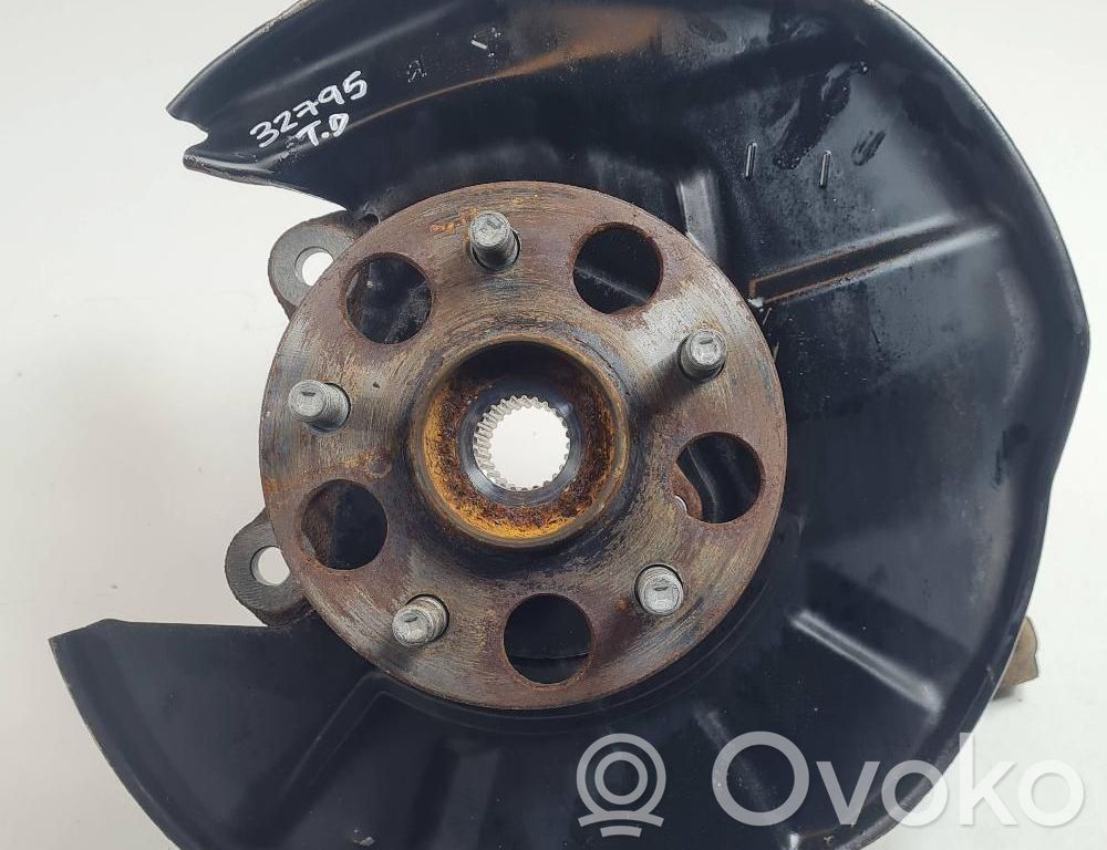 Toyota RAV 4 (XA50) Braț cu fuzetă spate 