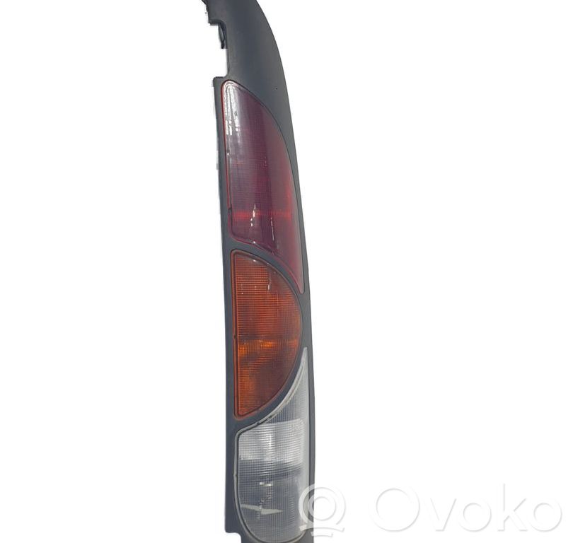 Renault Kangoo I Lampă spate în caroserie 