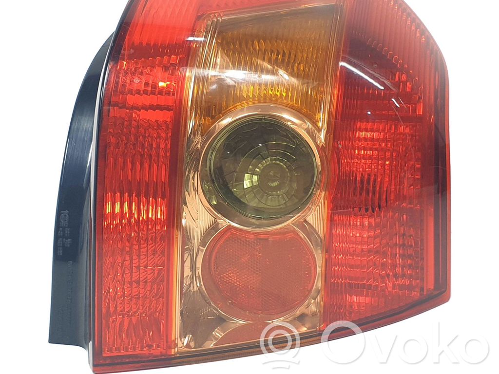 Toyota Corolla E120 E130 Feux arrière / postérieurs