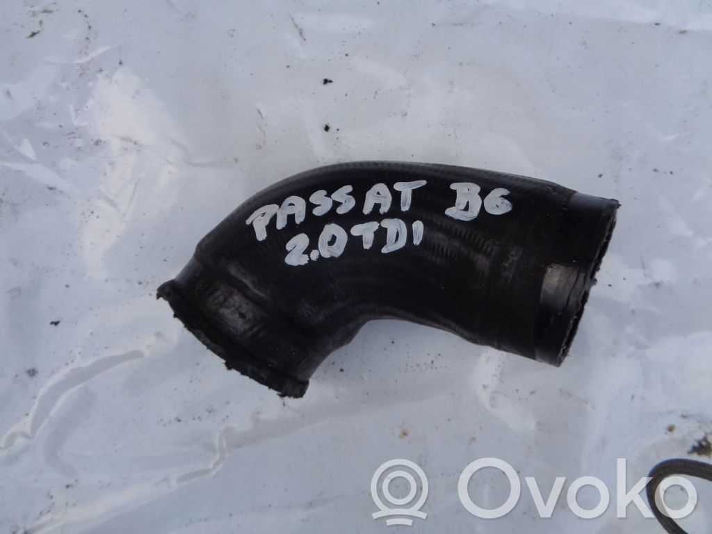 Volkswagen PASSAT B6 Furtun/conductă intercooler 