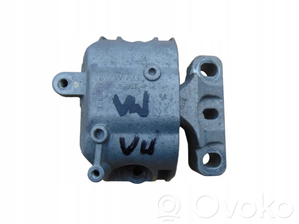 Volkswagen Golf V Engine mount bracket 