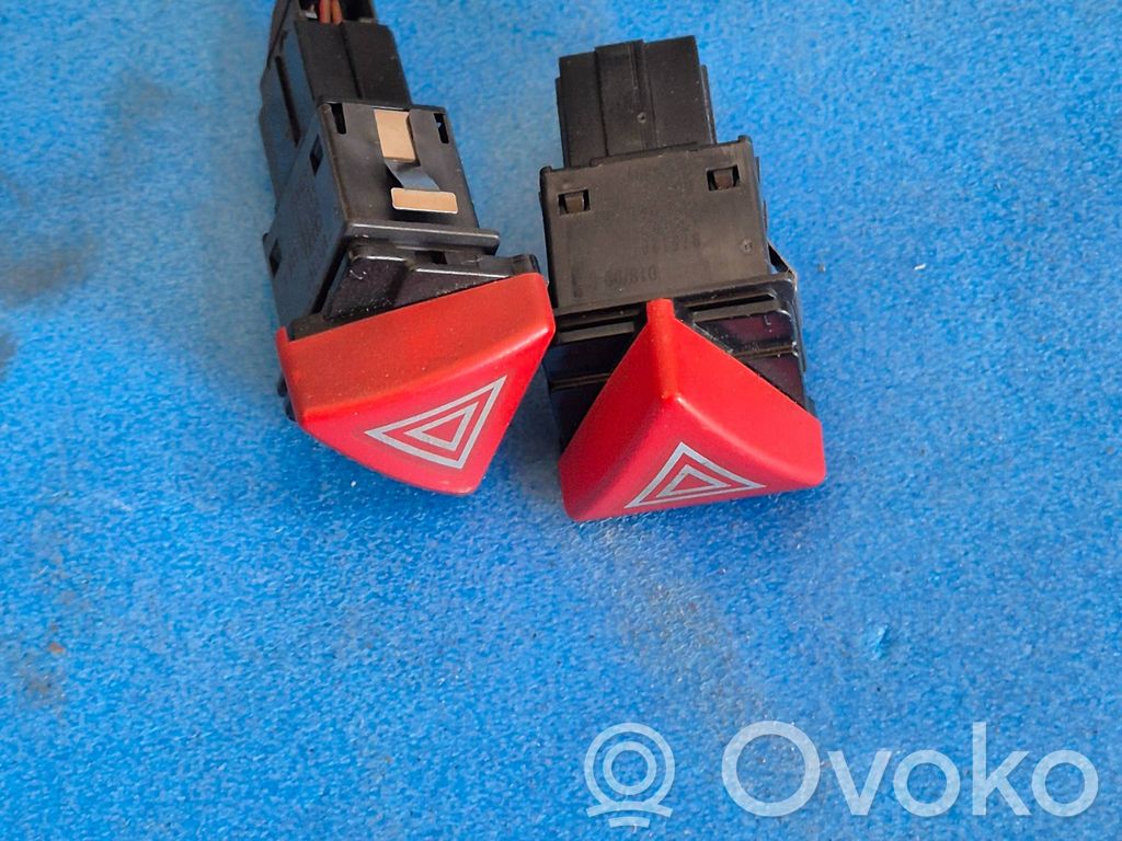 Audi A3 S3 8P Botón interruptor de luz de peligro 