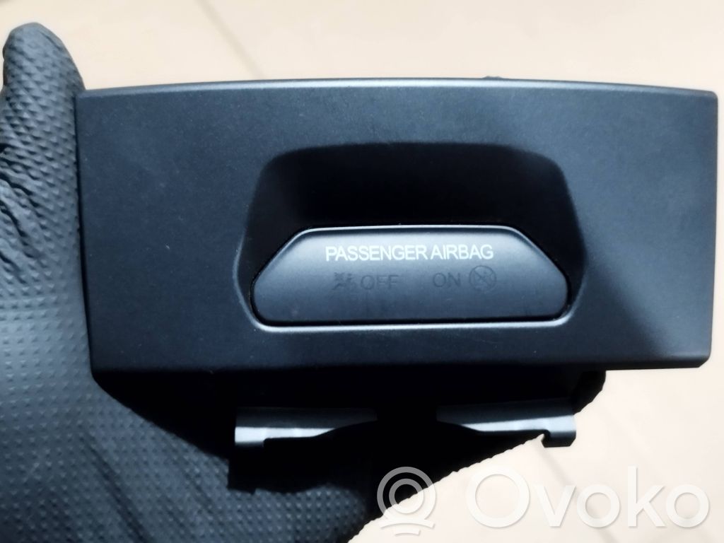 Ford Fiesta Drošības spilvenu pārvalks 