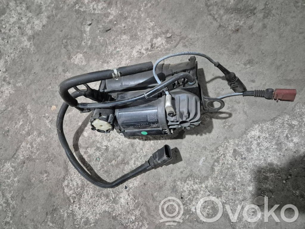 Audi A8 S8 D3 4E Air suspension compressor/pump 