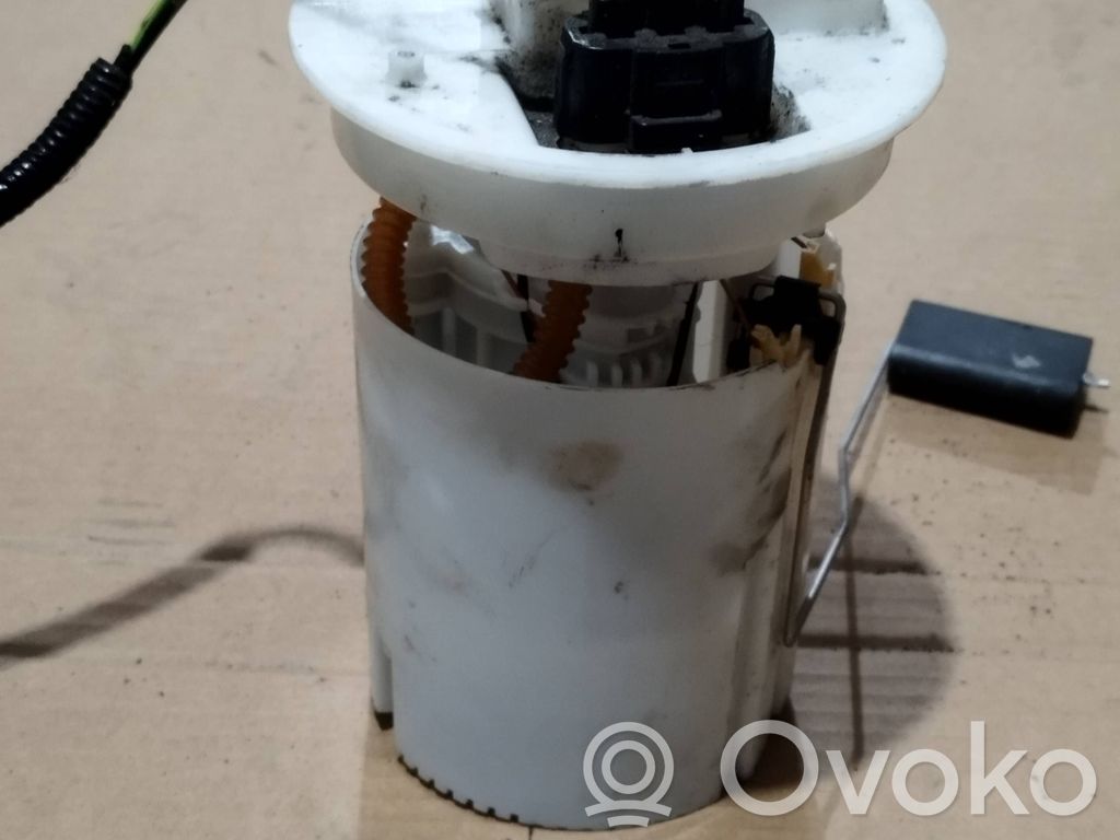 Ford Fiesta Pompă combustibil în rezervor 