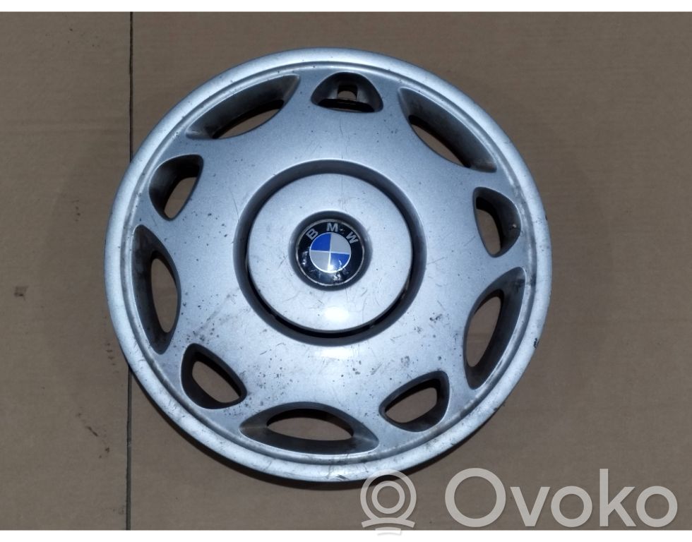 BMW 3 E36 R15-pölykapseli 