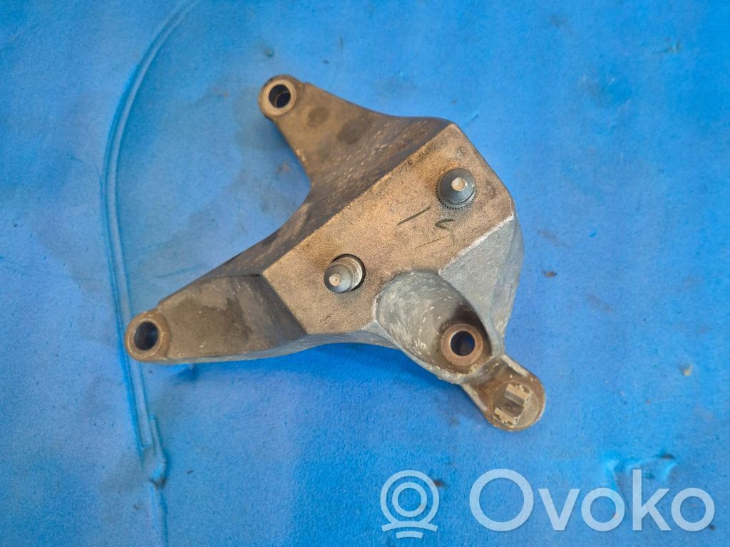 Dacia Sandero Gearbox mounting bracket 