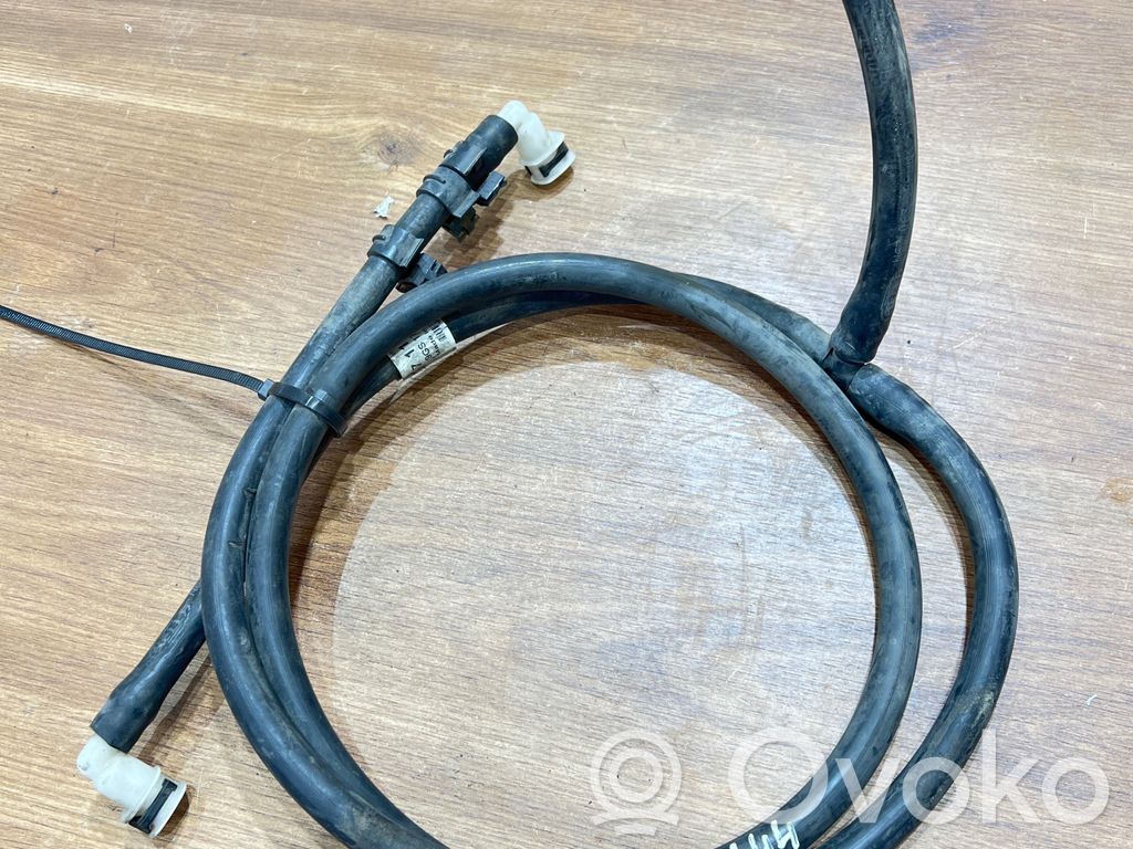 Headlight washer hose/pipe   7117844