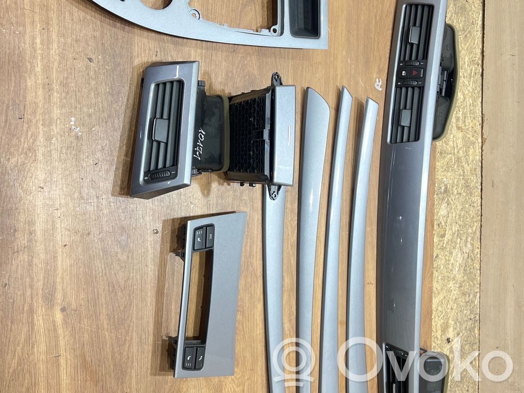 BMW 5 E60 E61 Dekoratyvinių salono apdailų komplektas 